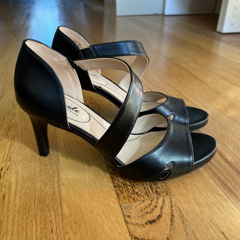 Black low heel open toe sandals